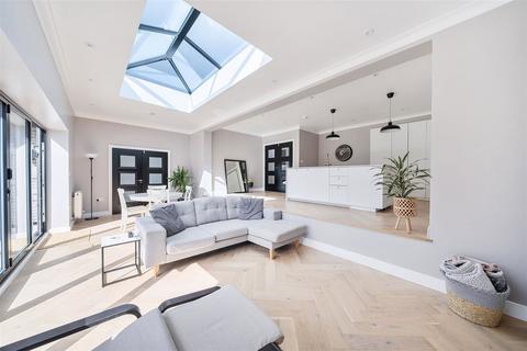 3 bedroom semi-detached bungalow for sale, Oundle Avenue, Bushey WD23