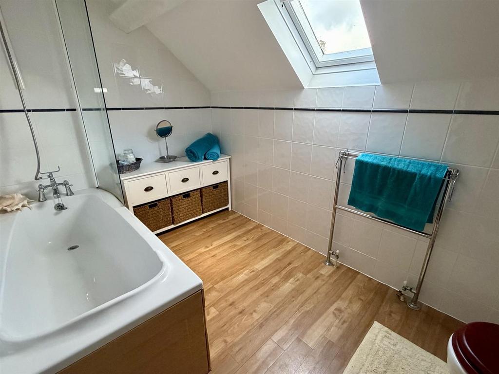 En Suite Bathroom