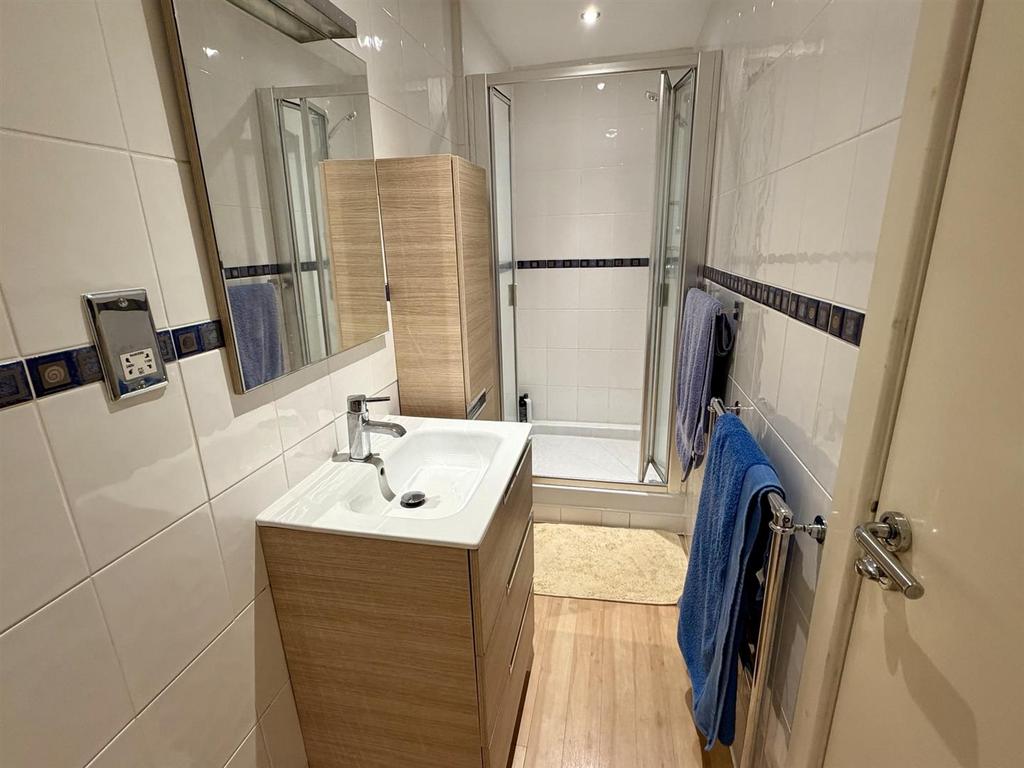 En Suite Shower Room