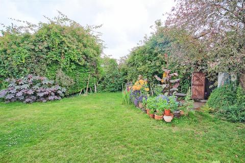 4 bedroom detached bungalow for sale, High Oak Road, Ware SG12