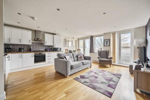 2 bedroom flat for sale, The Grove, Headley Road, Hindhead, Hampshire