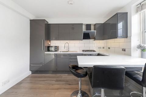 3 bedroom flat for sale, William Bonney Estate, London SW4