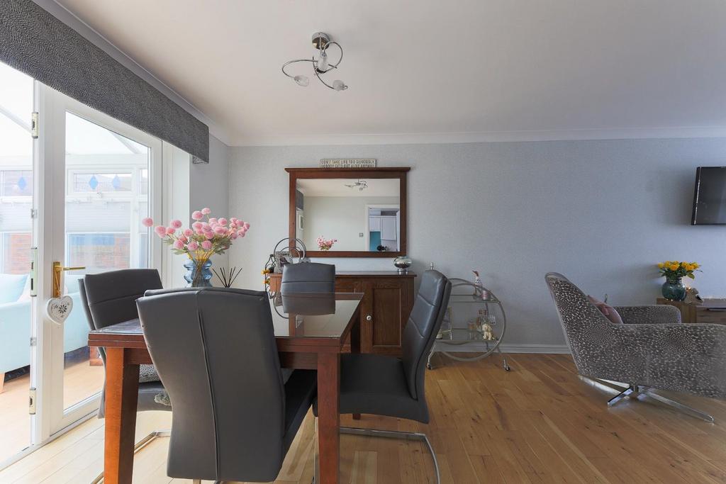 Dining Area.jpg