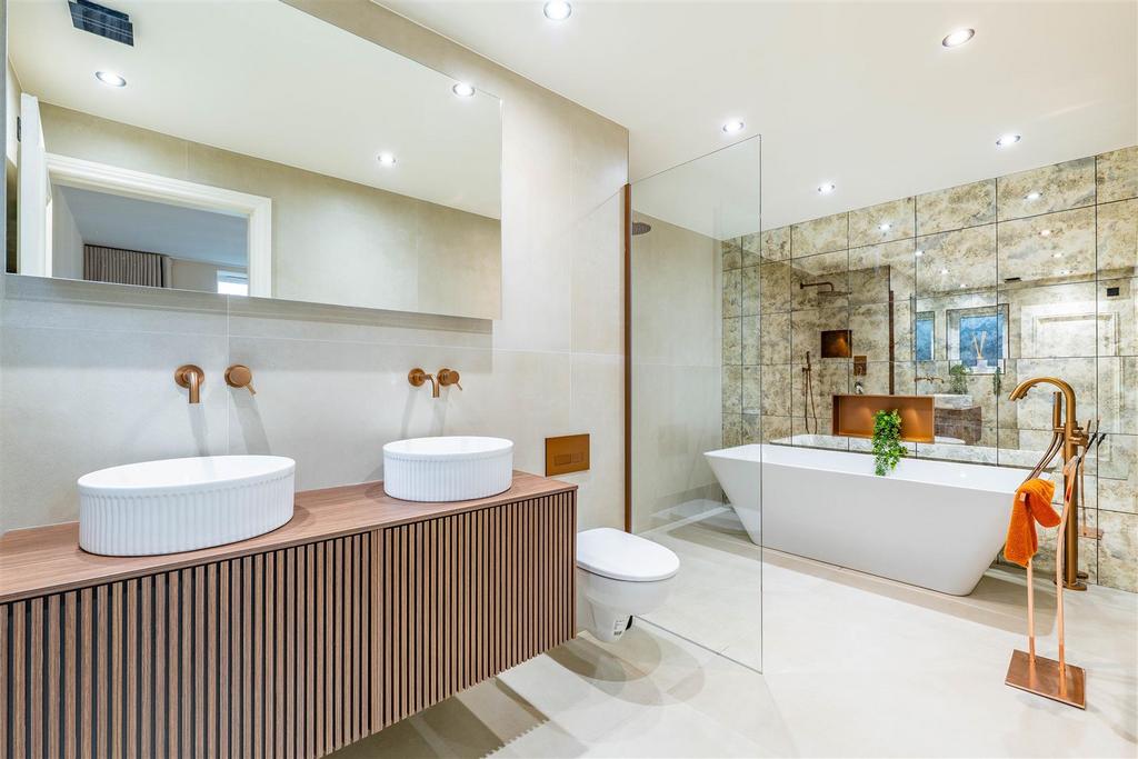Master Ensuite