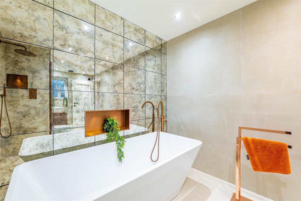 Master Ensuite