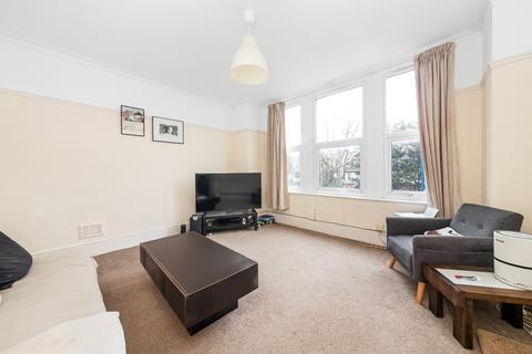 2 bedroom flat to rent, St. Mildreds Road, London, SE12
