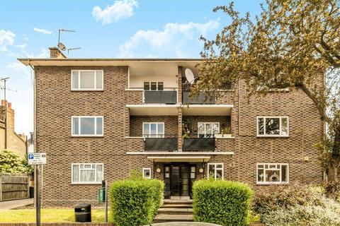 Lessar Avenue, London SW4