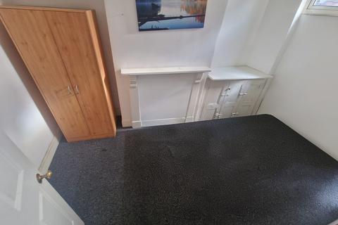 2 bedroom terraced house to rent, Leicester LE2
