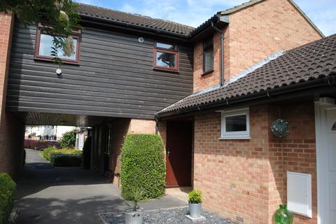 1 bedroom terraced house to rent, Wellesley Close, Aldershot GU12