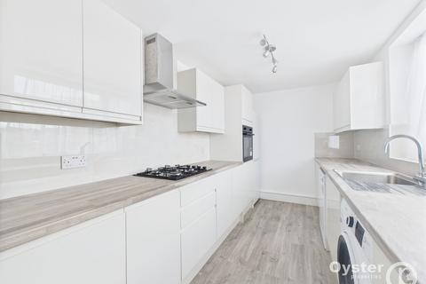 2 bedroom apartment to rent, Stratton Close, Edgware, HA8