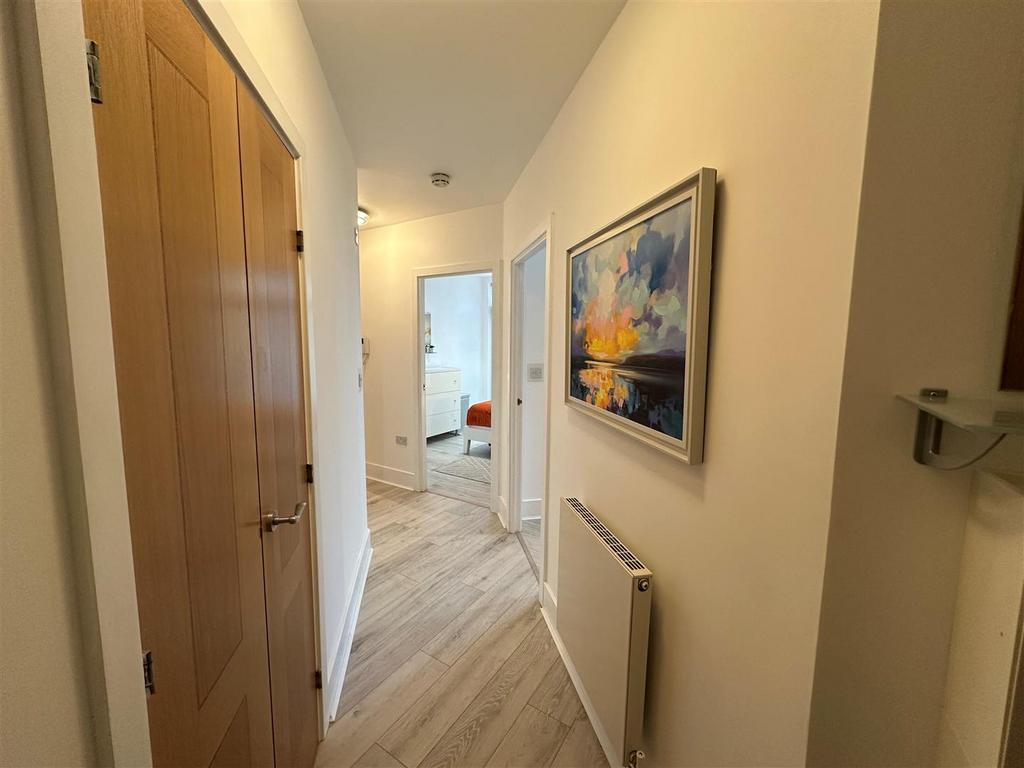 Hallway.jpg