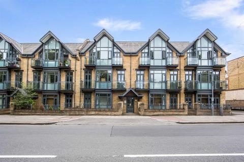 2 bedroom flat to rent, Putney Bridge Road, Putney