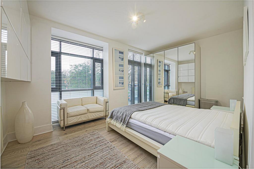 6-65 Putney Bridge Rd Bed 1.jpg