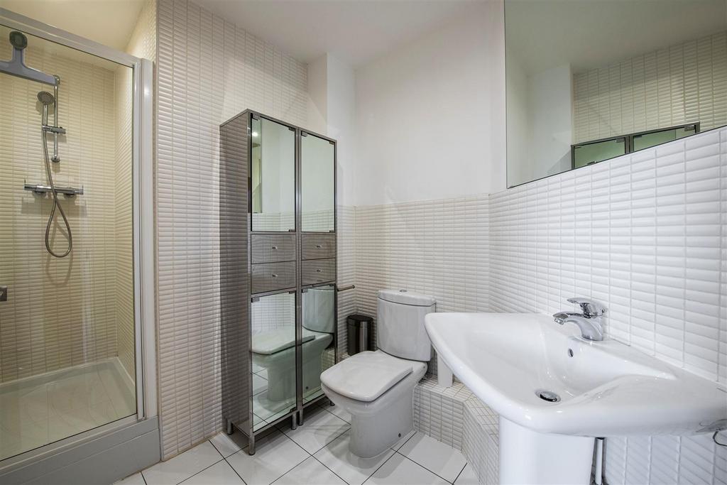 6-65 Putney Bridge Rd Bath 1.jpg