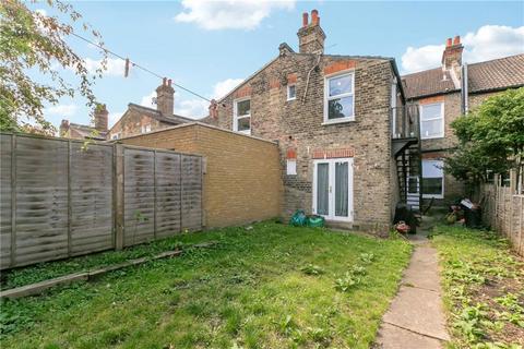 2 bedroom flat for sale, Cavendish Road, London SW12