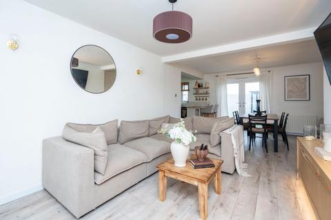 undefined, Grange Place, Redding, FK2