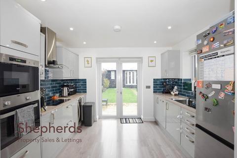 2 bedroom maisonette for sale, Wavell Close, Cheshunt EN8