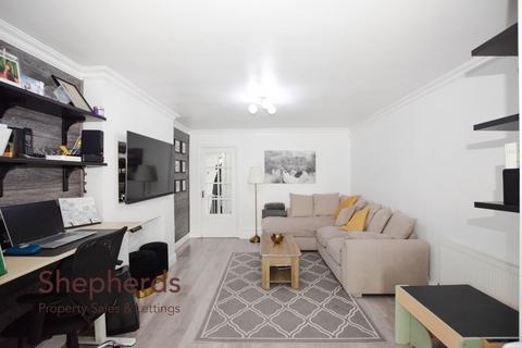 2 bedroom maisonette for sale, Wavell Close, Cheshunt EN8