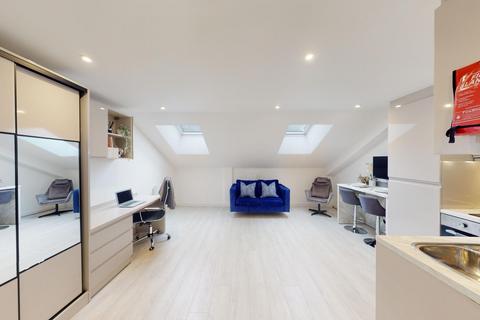 undefined, Silver Street, Reading RG1