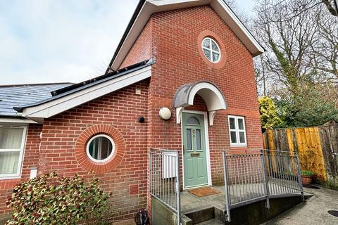 undefined, Pump Mews, School Green Road, Freshwater