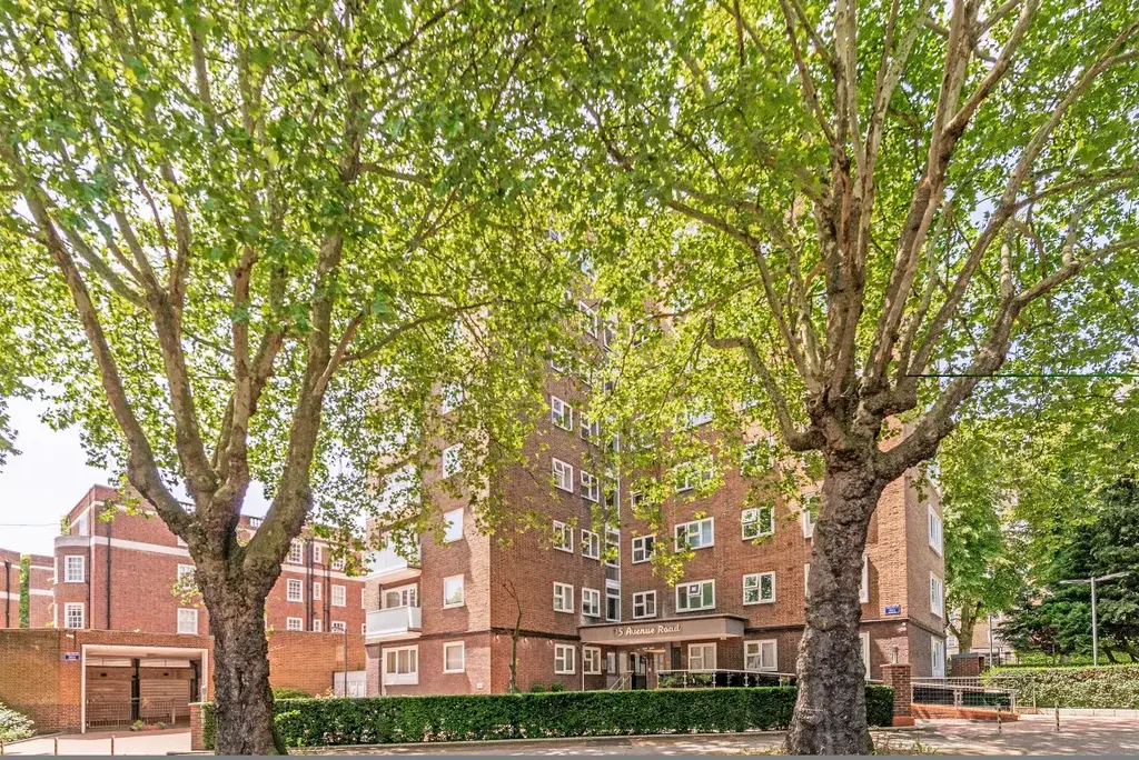 Flat to rent Avenue Road, London NW8