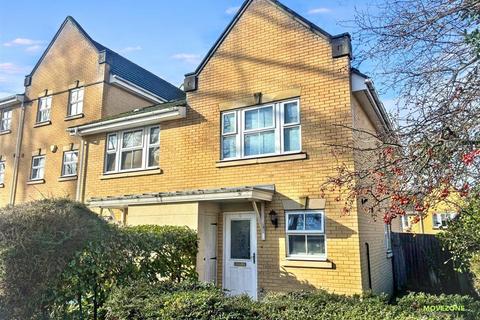 2 bedroom house to rent, Sparkes Close, Bromley, Kent BR2
