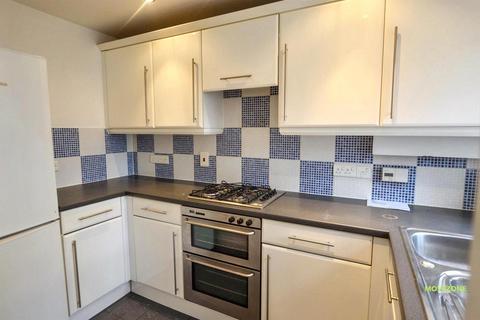 2 bedroom house to rent, Sparkes Close, Bromley, Kent BR2