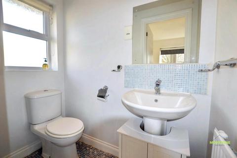 2 bedroom house to rent, Sparkes Close, Bromley, Kent BR2