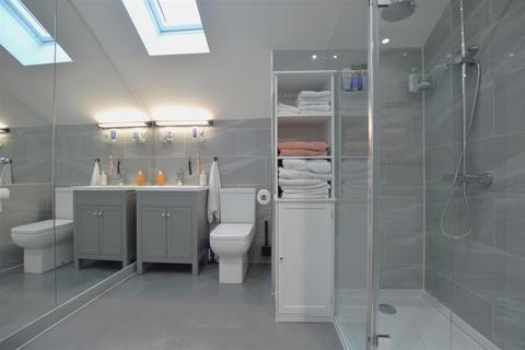 2 bedroom maisonette for sale, St. Leonards Road, Windsor