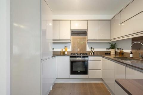 3 bedroom apartment for sale, Lyndhurst Terrace, Hampstead, London, NW3
