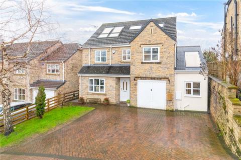 5 bedroom detached house for sale, Swallow Close, Pool in Wharfedale, Otley, West Yorkshire, LS21
