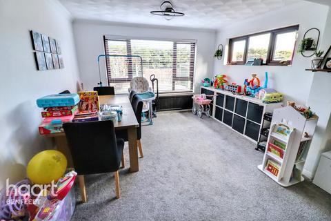 3 bedroom semi-detached bungalow for sale, Croft Close, Benfleet