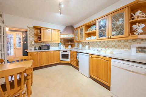 3 bedroom bungalow for sale, Woodhall Park Avenue, Stanningley, Pudsey, West Yorkshire