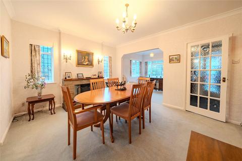 3 bedroom bungalow for sale, Woodhall Park Avenue, Stanningley, Pudsey, West Yorkshire