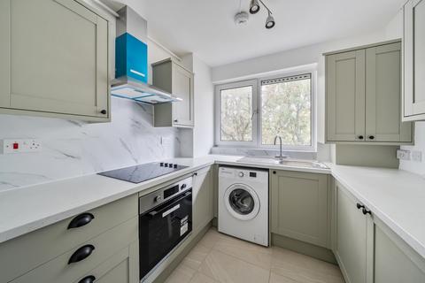 2 bedroom flat to rent, East Street Walworth SE17