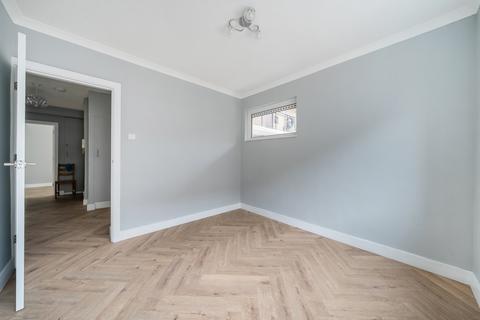 2 bedroom flat to rent, East Street Walworth SE17