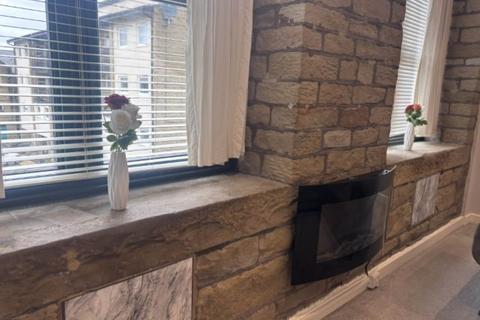 2 bedroom flat to rent, Whitfield Mill, West Yorkshire BD10