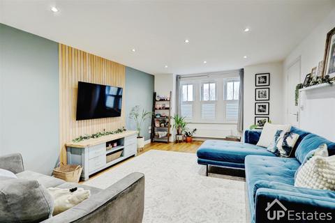 5 bedroom detached house for sale, Gleneagles Close, Great Denham, Bedford