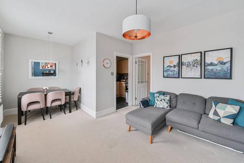 2 bedroom flat for sale, Garratt Lane, Tooting Broadway, London, SW17