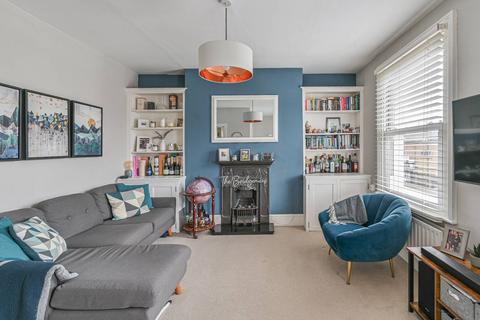 2 bedroom flat for sale, Garratt Lane, Tooting Broadway, London, SW17