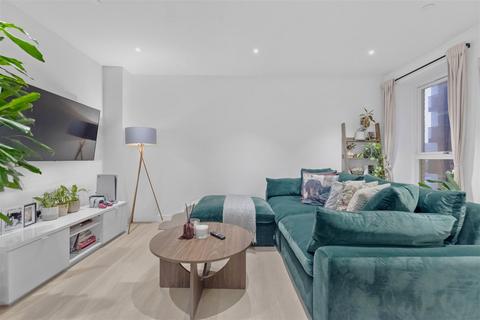 1 bedroom apartment to rent, Mary Neuner Road, London N8