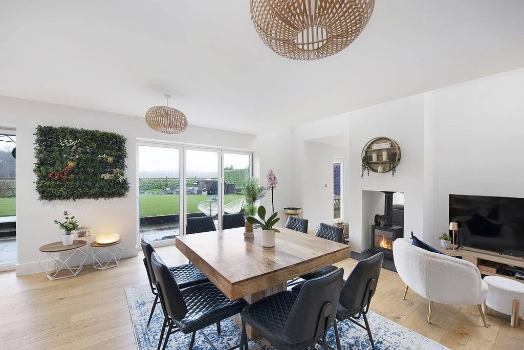 Kitchen/Dining