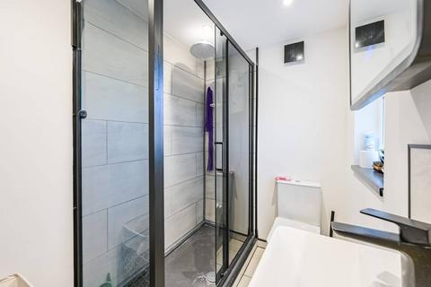 2 bedroom flat to rent, Grove Road, Walthamstow Village, Walthamstow, E17
