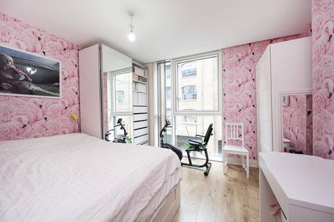 undefined, Gowers Walk, Aldgate, London, E1