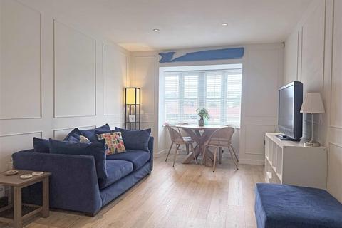 2 bedroom flat for sale, Coten End, Warwick