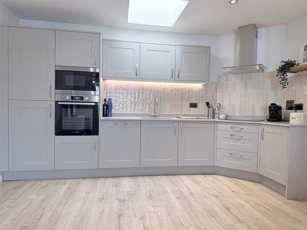 Open Plan Living Room/Kitchen
