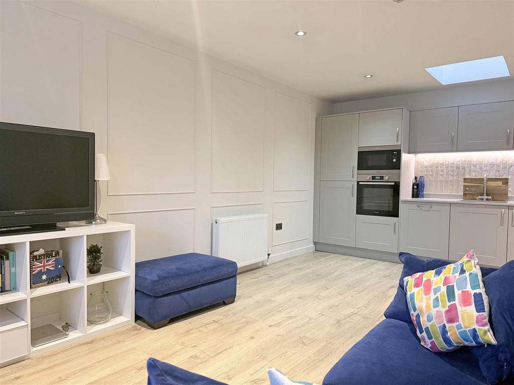 Open Plan Living Room/Kitchen
