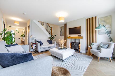 3 bedroom detached house for sale, Hazel Court, NE12