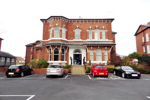 2 bedroom apartment to rent, Park Crescent, Southport, Merseyside, PR9