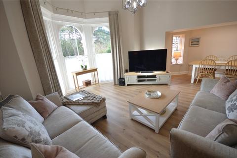 2 bedroom apartment to rent, Park Crescent, Southport, Merseyside, PR9